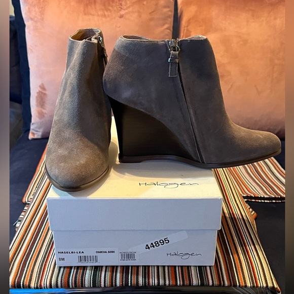 Halogen Wedge Bootie| Gray| Suede| 8| EUC - Picture 6 of 9